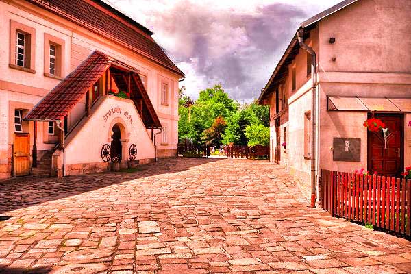 sporkuv_mlyn_nadvori